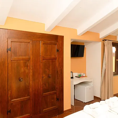La Rocca Relais Oda ve Kahvaltı Serravalle Pistoiese